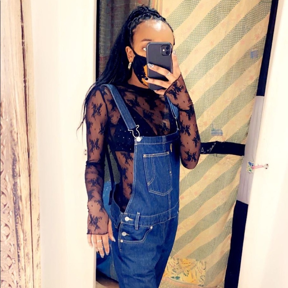 Levi’s Jean Overalls, Dark Wash. Size Medium.